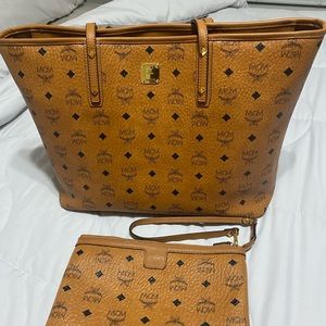 MCM Anya Top Zip Shopper